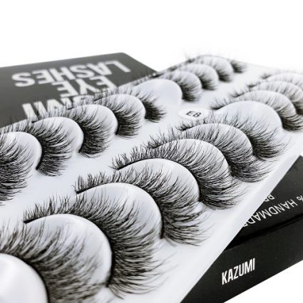 false-eyelashes